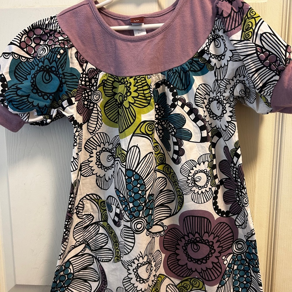 Tea print dress in bold black retro print with purple teal and green size 5
